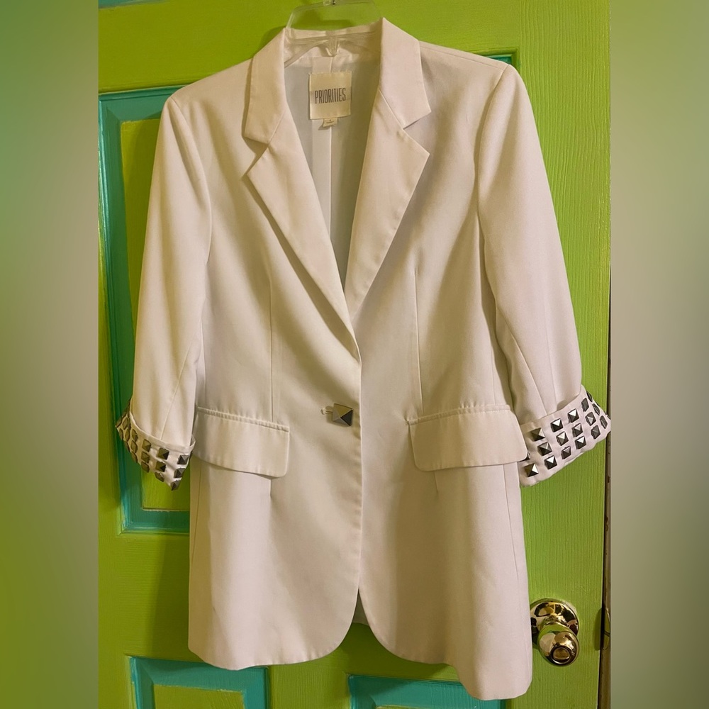 NWOT Priorities Women's Studded White
3/4 Sleeves Lined Blazer Size Large
